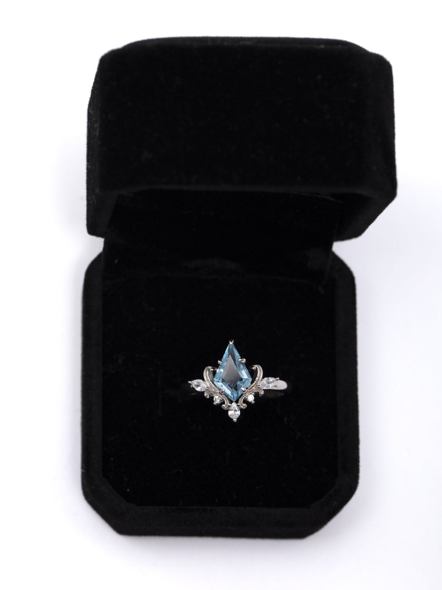 Tiara Azure